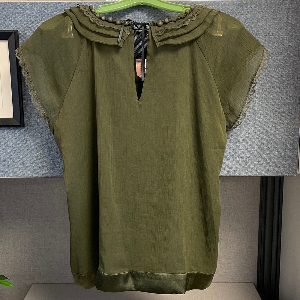 Olive green colored blouse - Picture 3 of 6